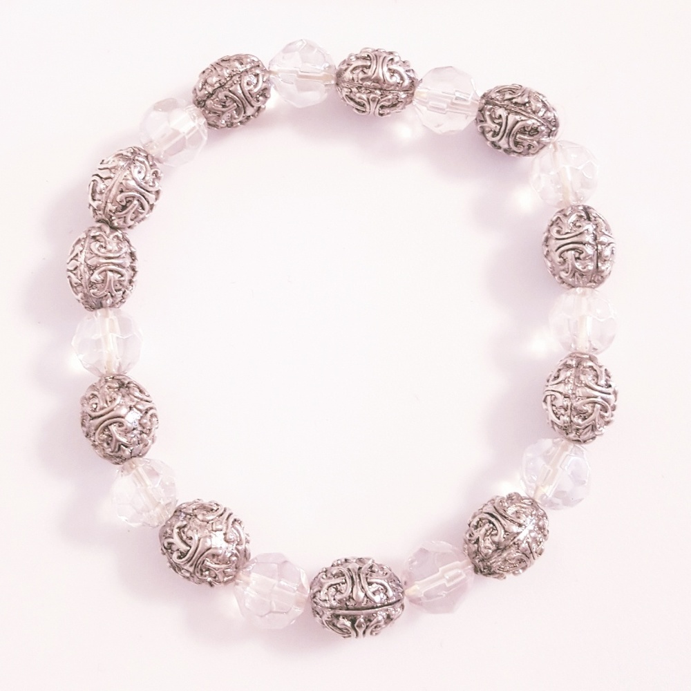 Heavy clear & silver tone bead bracelet. GUC